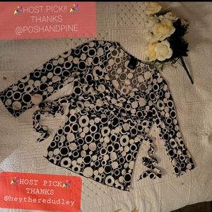 🎉2XHP🎉VINTAGE BLACK AND WHITE BLOUSE